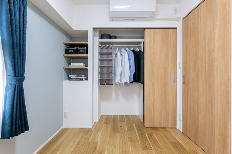 洋室のクローゼット