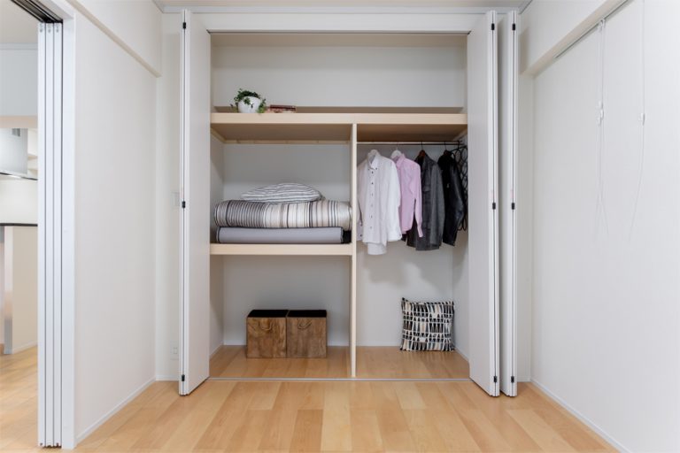 洋室のクローゼット