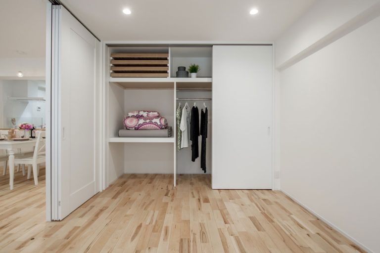 洋室のクローゼット