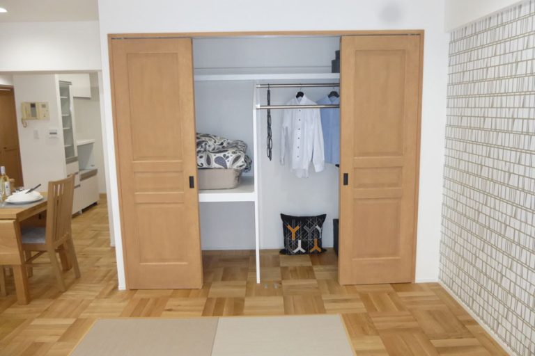 リビングクローゼット