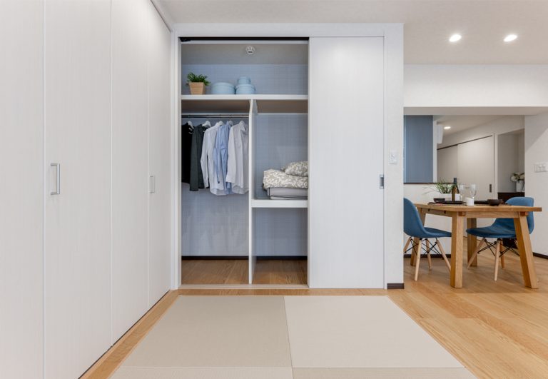 リビングのクローゼット