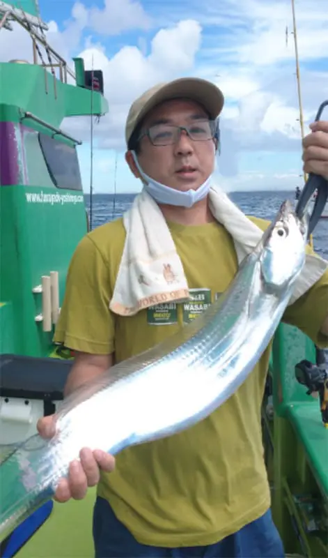 釣りをする勝俣さん