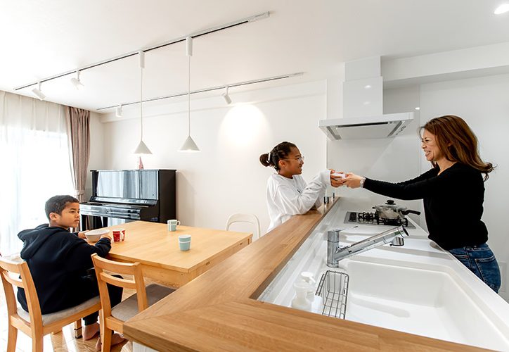 笑顔でキッチンに立つが族