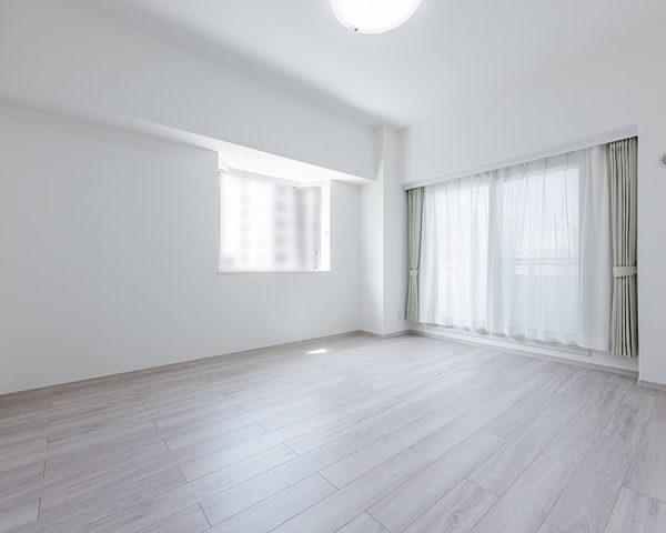 白を基調とした洋室