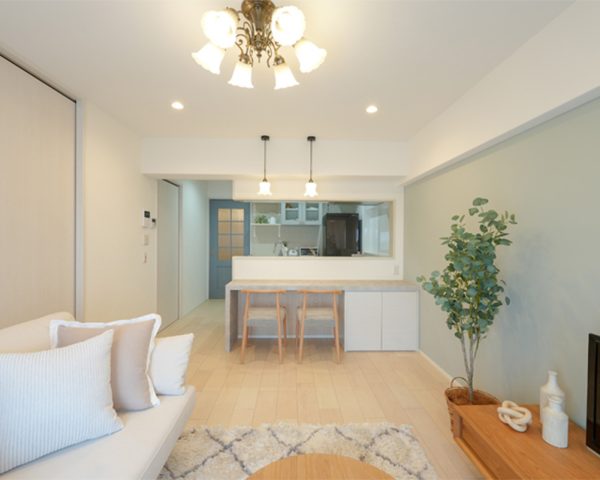 白を基調としたリビング