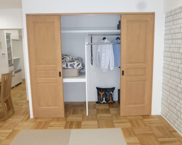 リビングクローゼット